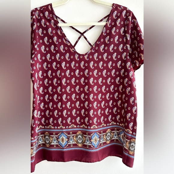 Sienna Sky Maroon/Blue/Tan Paisley Print Short Sleeve Blouse, Size Medium - Picture 4 of 16